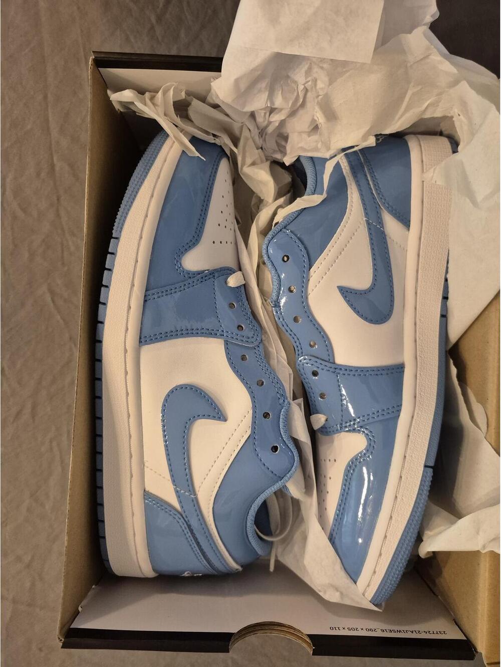 Air Jordan 1 low unc blue Size 8 M Brand New